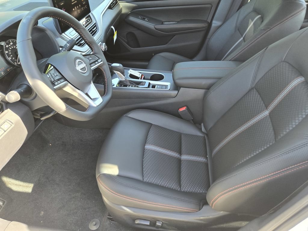 New 2026 Nissan Altima 2.5 SR w/ SR Midnight Edition Package AWD/4WD image 11