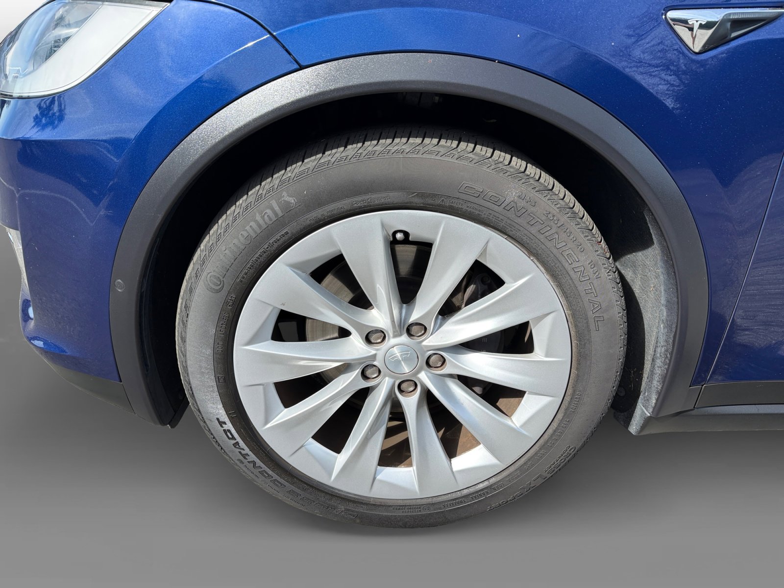 Used 2018 Tesla Model X 75D image 9