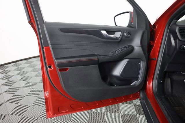 Certified 2023 Ford Escape ST-Line Elite image 32