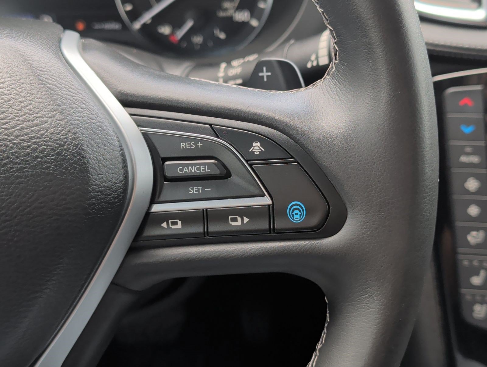 Used 2023 INFINITI QX50 Sport FWD image 15