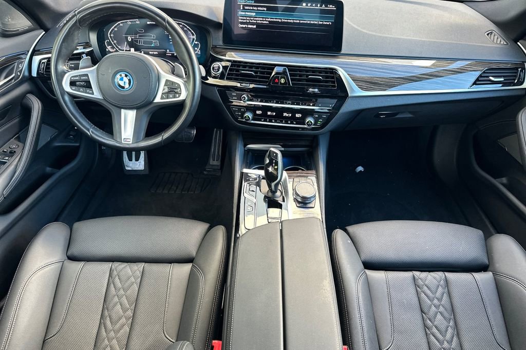 Used 2023 BMW 530e w/ M Sport Package image 14