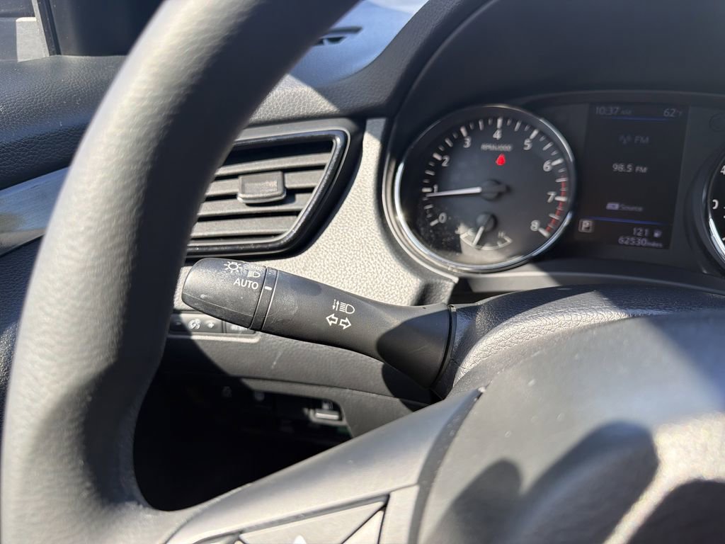 Used 2019 Nissan Rogue S image 22