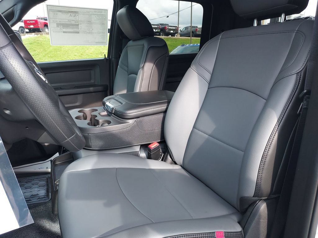 New 2026 RAM 3500 Tradesman AWD/4WD image 17