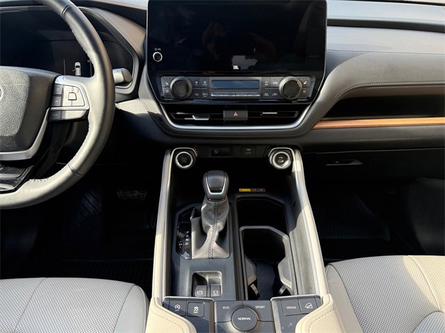 Used 2025 Toyota Grand Highlander AWD image 11