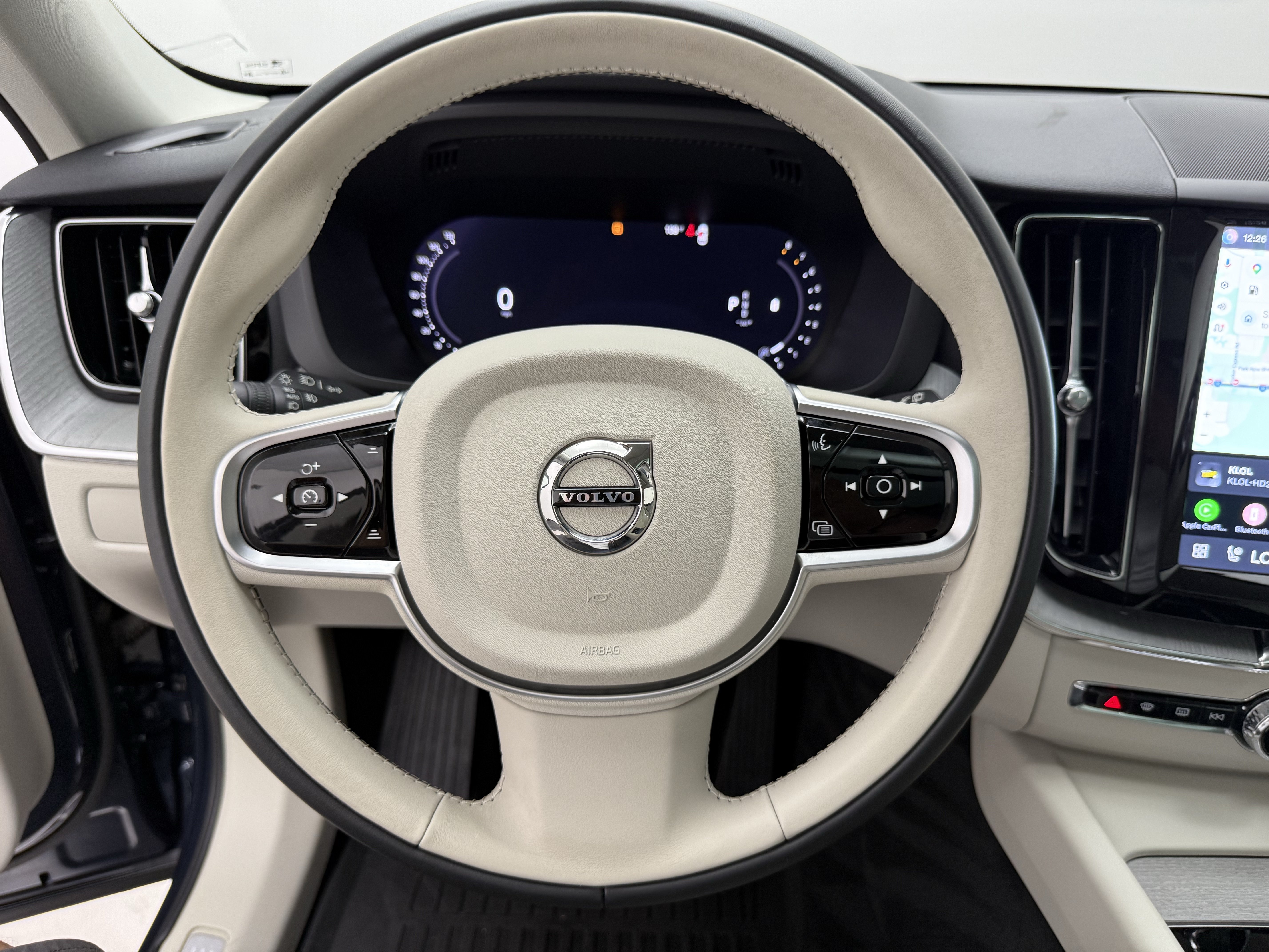 Certified 2025 Volvo XC60 B5 Plus w/ Protection Package Premier AWD/4WD image 9