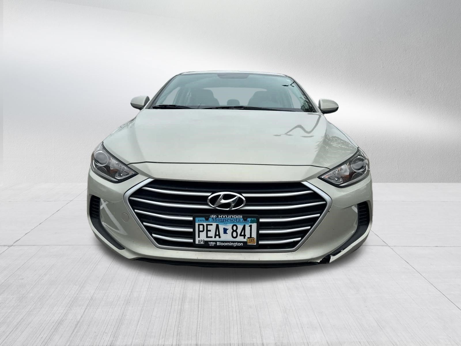 Used 2017 Hyundai Elantra SE w/ Cargo Package FWD image 3
