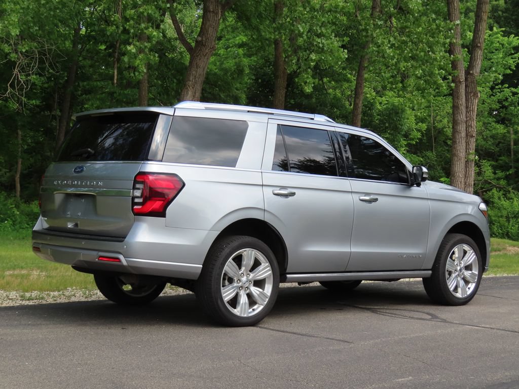 Used 2023 Ford Expedition Platinum AWD/4WD image 3