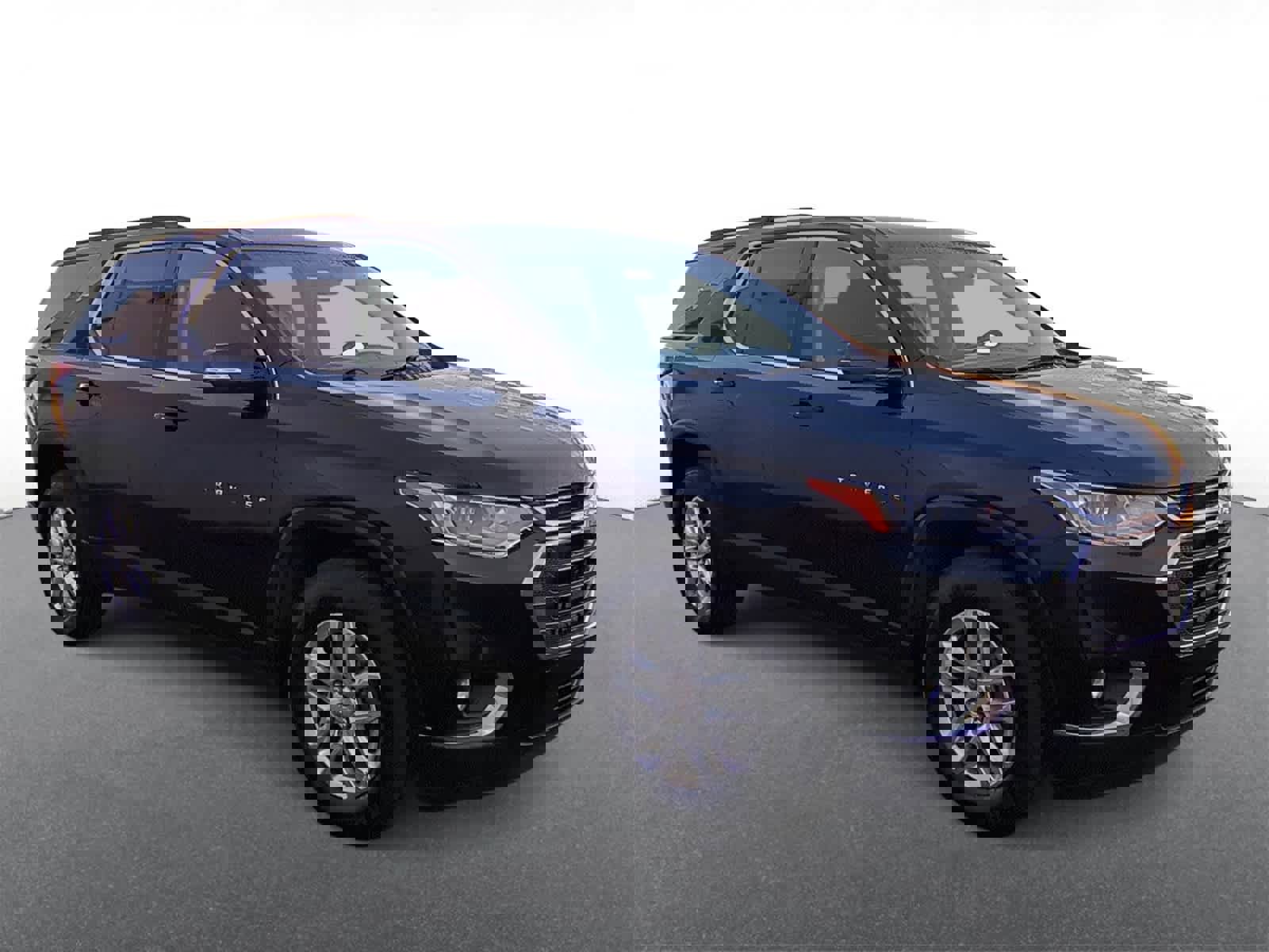 Used 2020 Chevrolet Traverse LT image 2