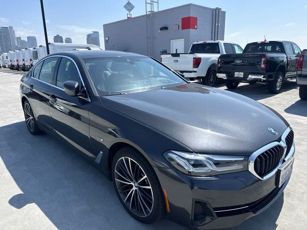 Used 2023 BMW 530e w/ Premium Package RWD image 7