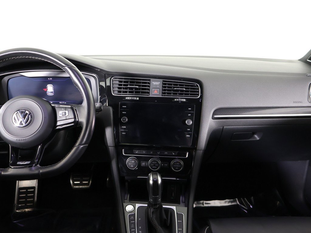 Used 2018 Volkswagen Golf R 4-Door image 36