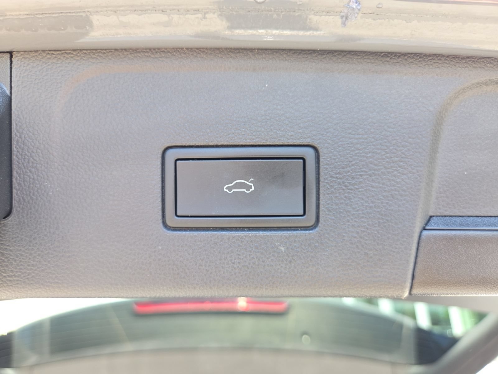 Certified 2024 Volkswagen Atlas Peak Edition SEL AWD/4WD image 23
