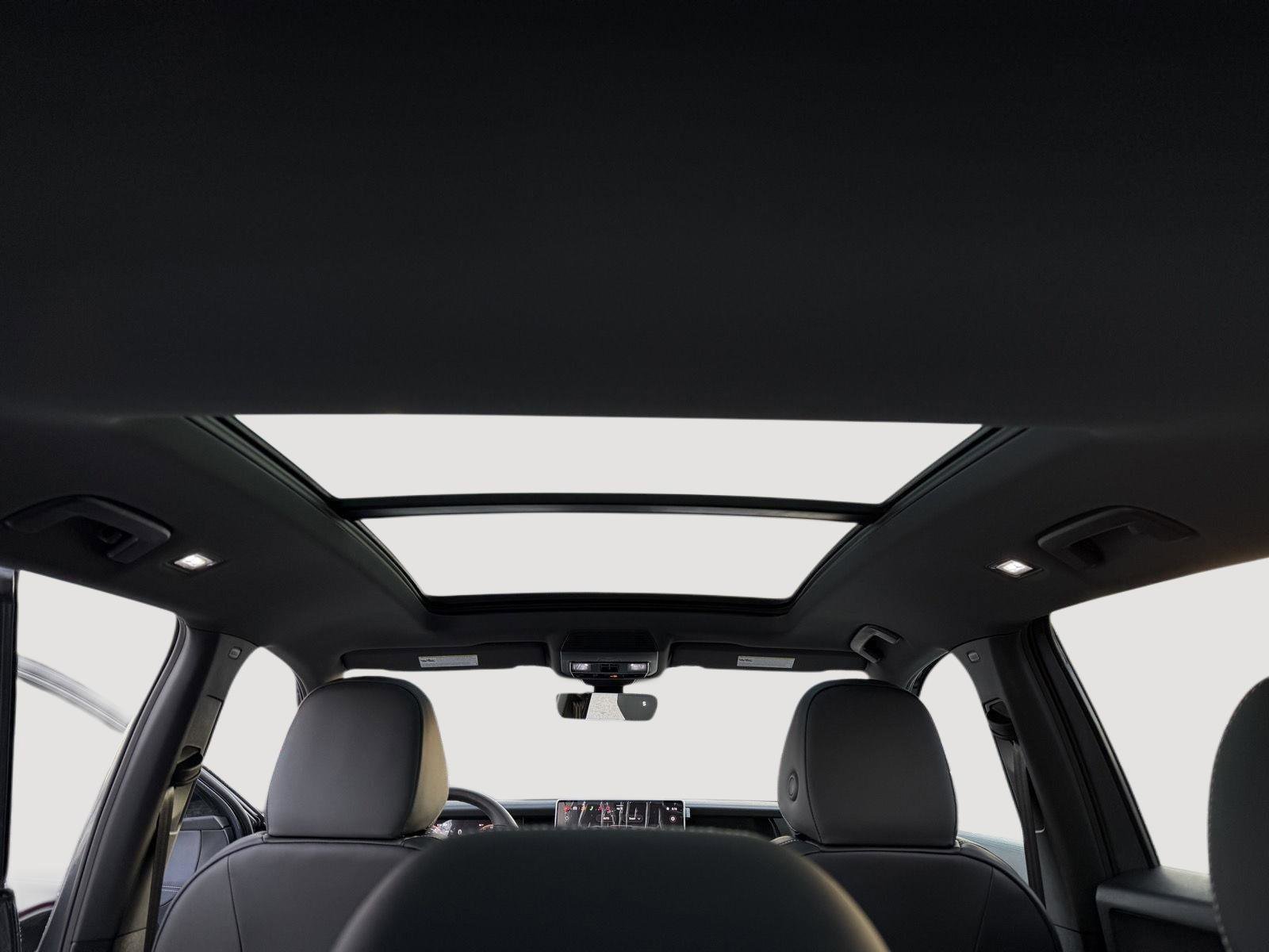 New 2026 Volkswagen Tiguan SE R-Line image 13