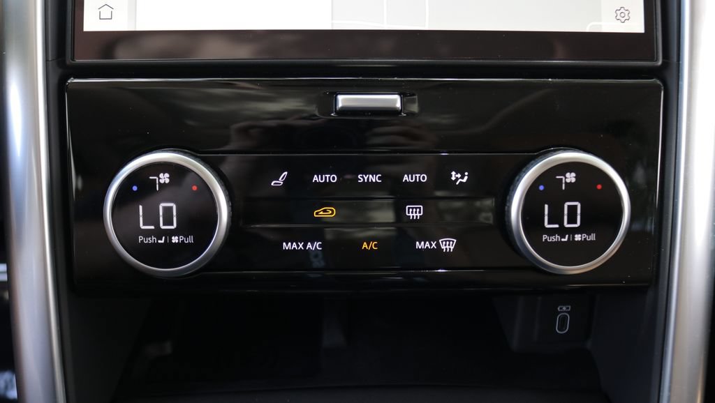 New 2026 Land Rover Discovery Limited Edition AWD/4WD image 25