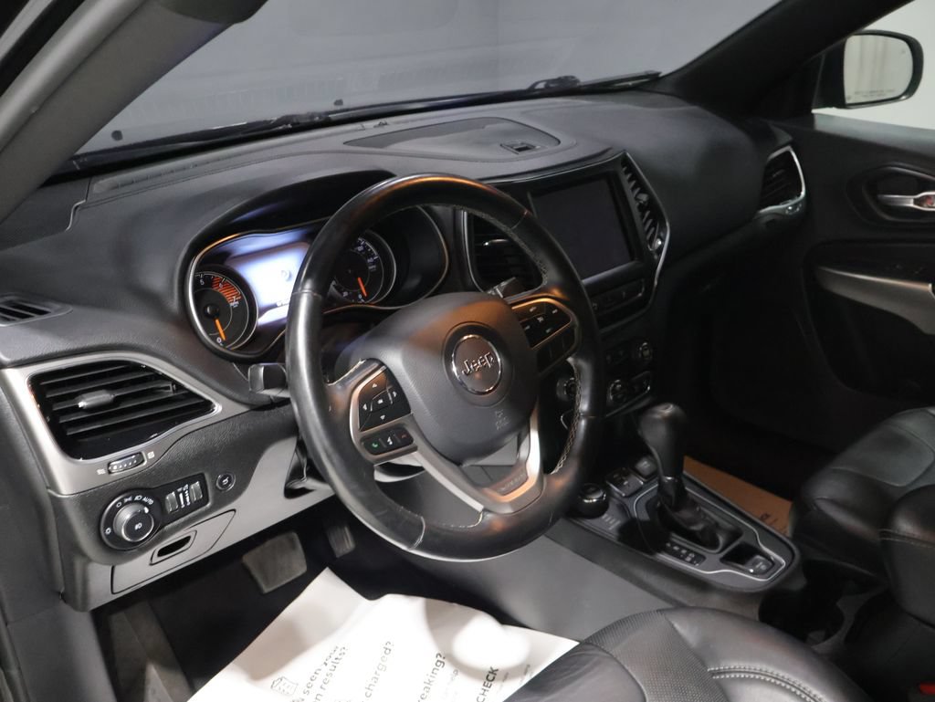 Used 2021 Jeep Cherokee Latitude Lux 80th Anniv w/ Quick Order Package 2YU 80th AWD/4WD image 17