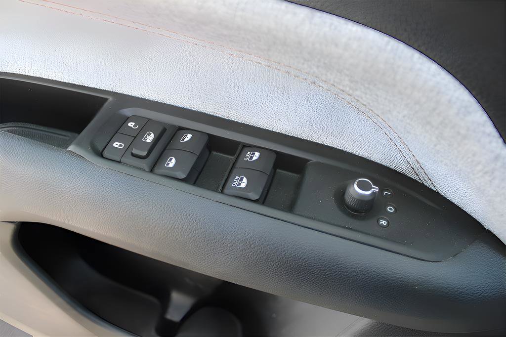 Used 2022 Jeep Compass Latitude image 25