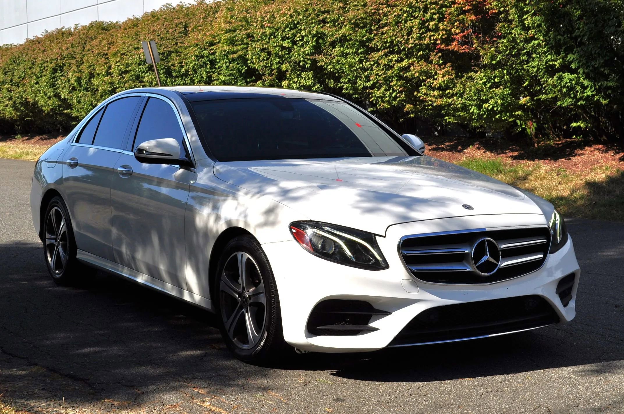 Used 2018 Mercedes-Benz E 300 4MATIC w/ Premium 1 Package image 3