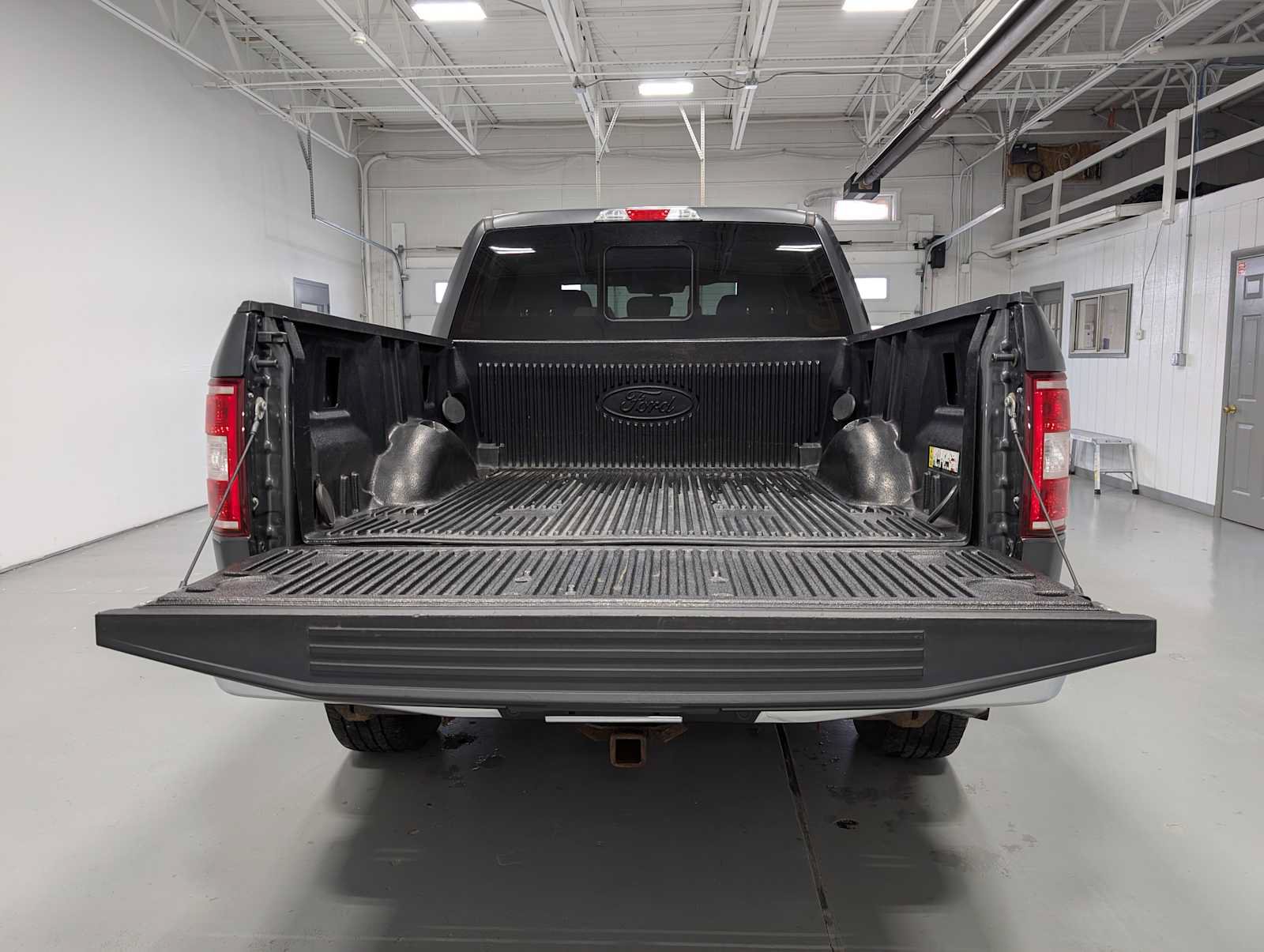 Used 2019 Ford F150 XLT w/ Equipment Group 302A Luxury AWD/4WD image 40