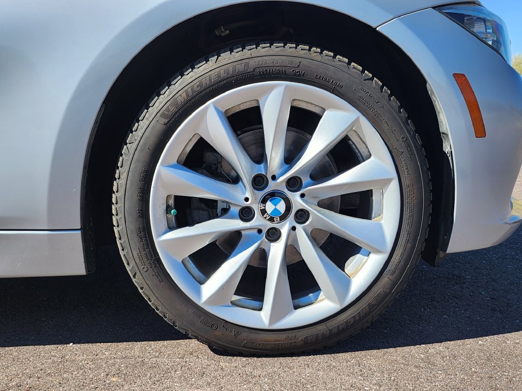 Used 2016 BMW 320i xDrive Sedan AWD/4WD image 36