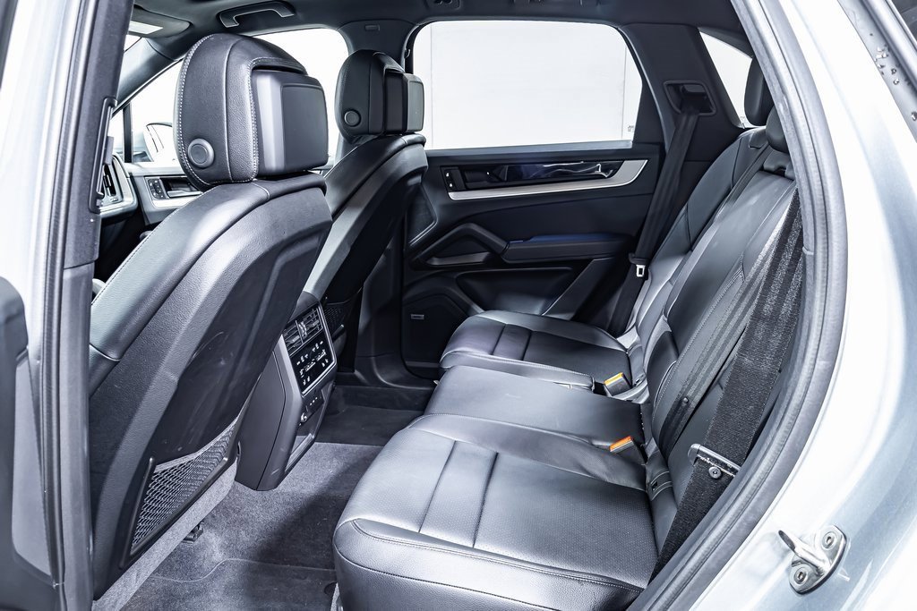 Certified 2025 Porsche Cayenne image 17