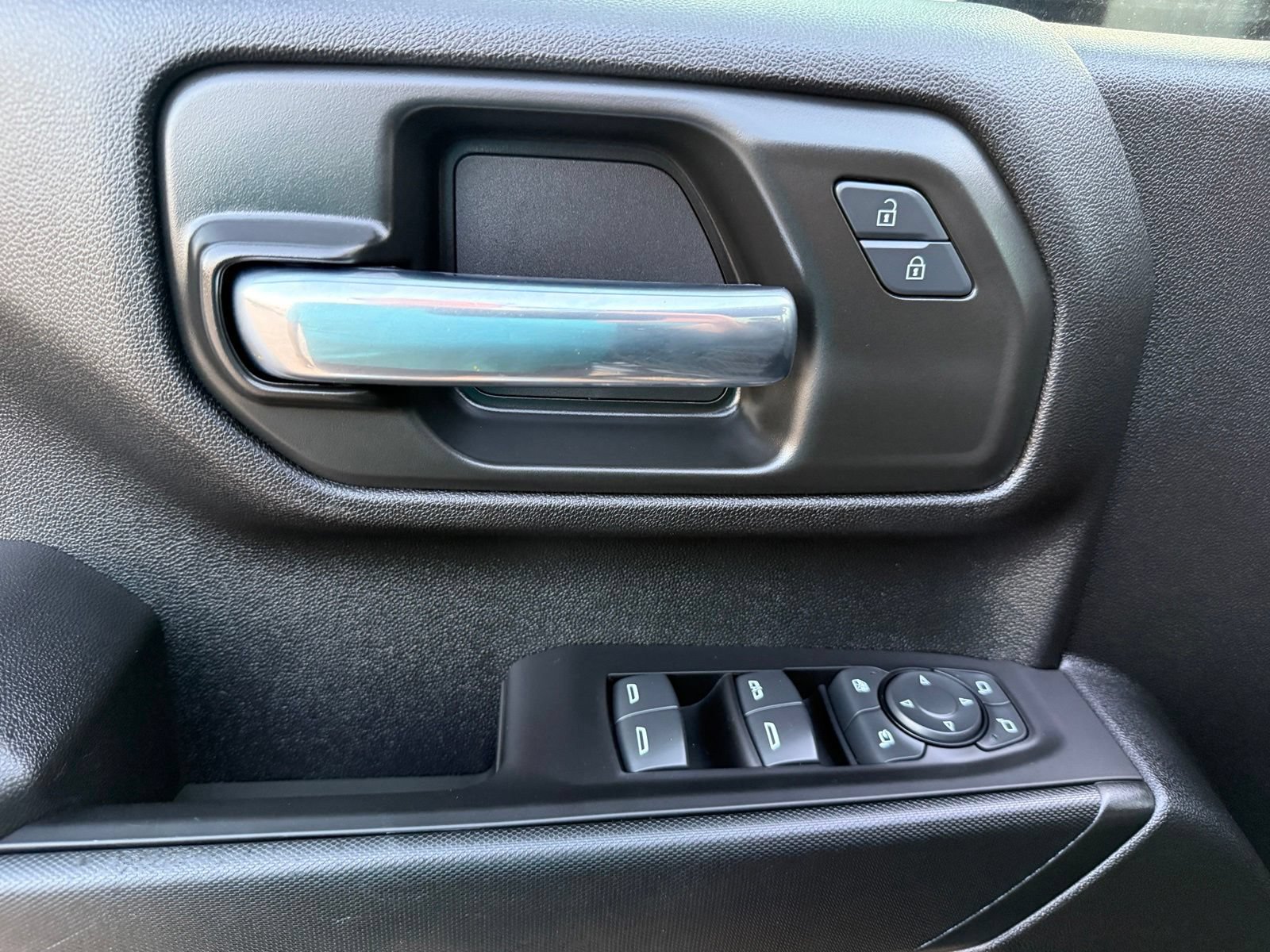 Used 2024 Chevrolet Silverado 2500 Custom w/ Custom Value Package AWD/4WD image 15