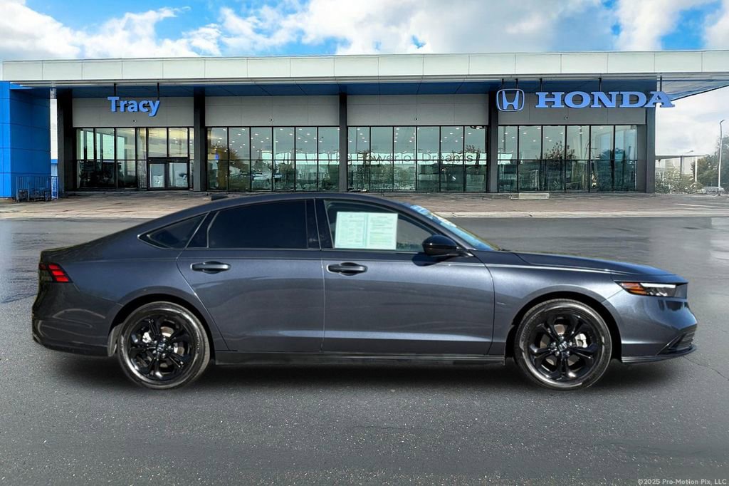 Certified 2025 Honda Accord SE image 3
