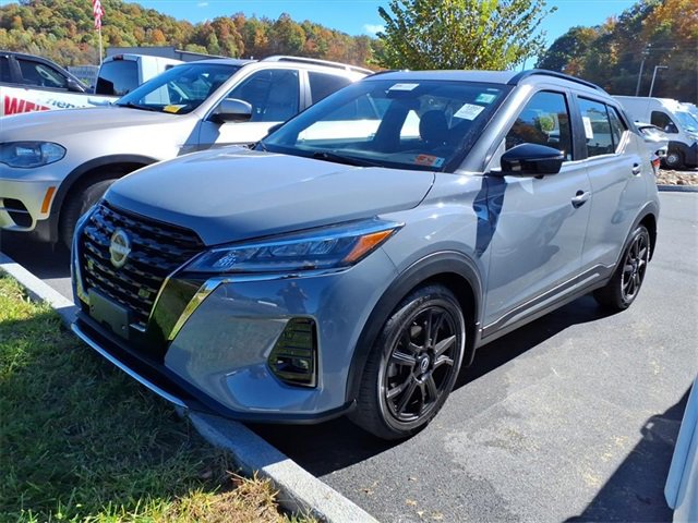 Used 2023 Nissan Kicks SR