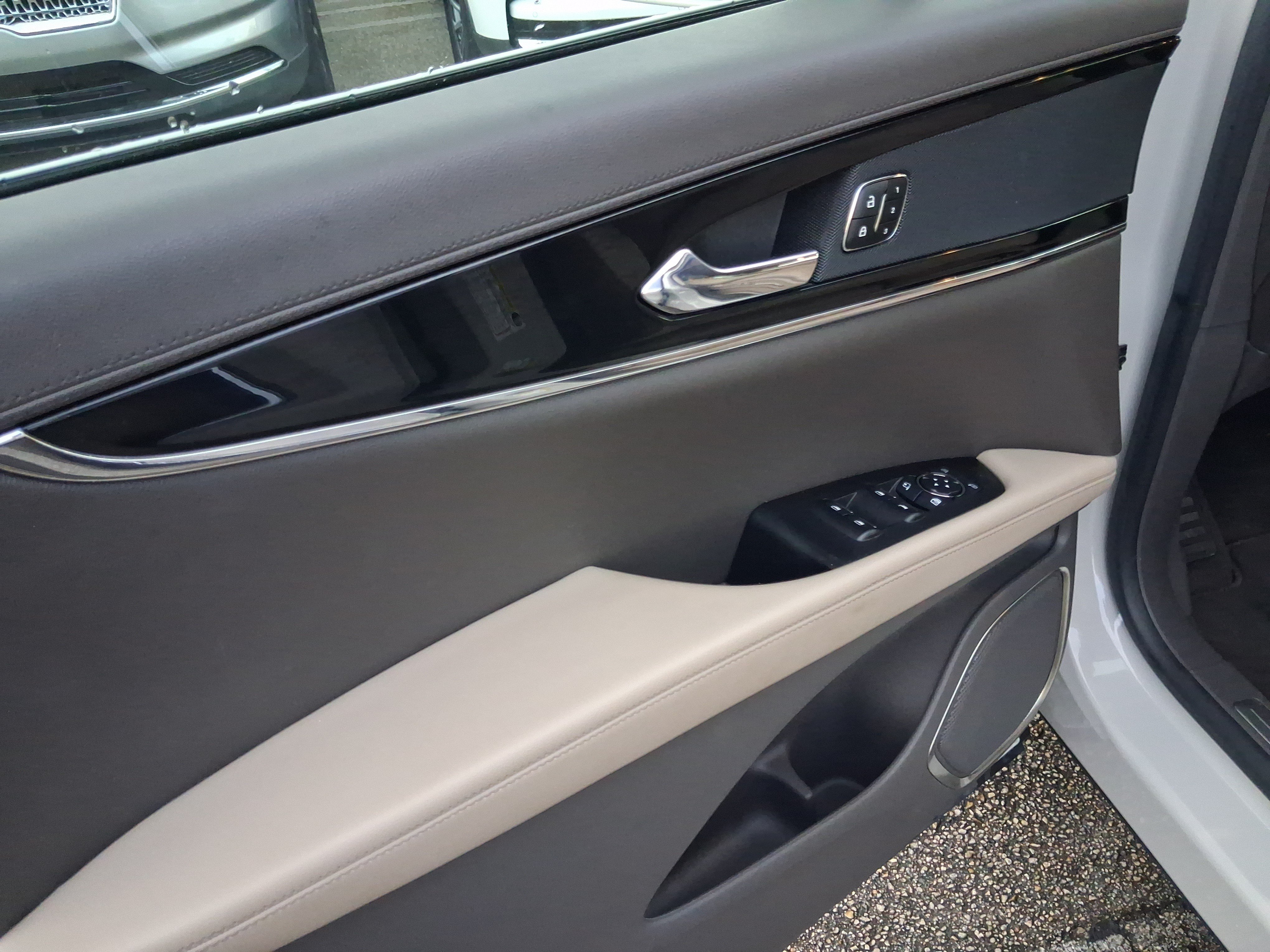 Certified 2023 Lincoln Nautilus FWD image 12