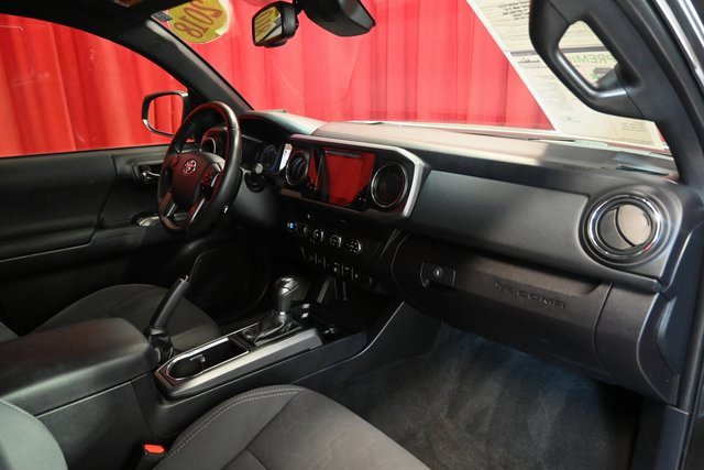 Used 2018 Toyota Tacoma TRD Off-Road image 8
