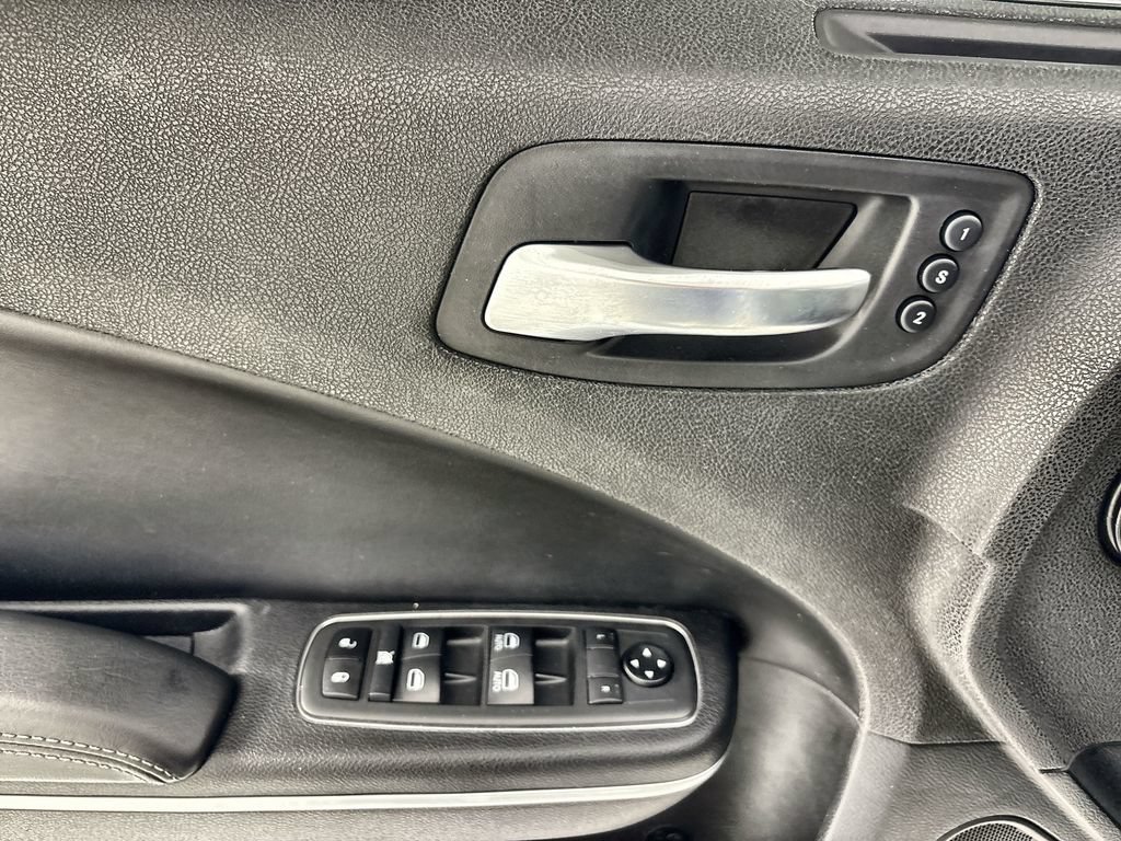 Used 2021 Dodge Charger SXT w/ Leather Interior Group RWD image 15