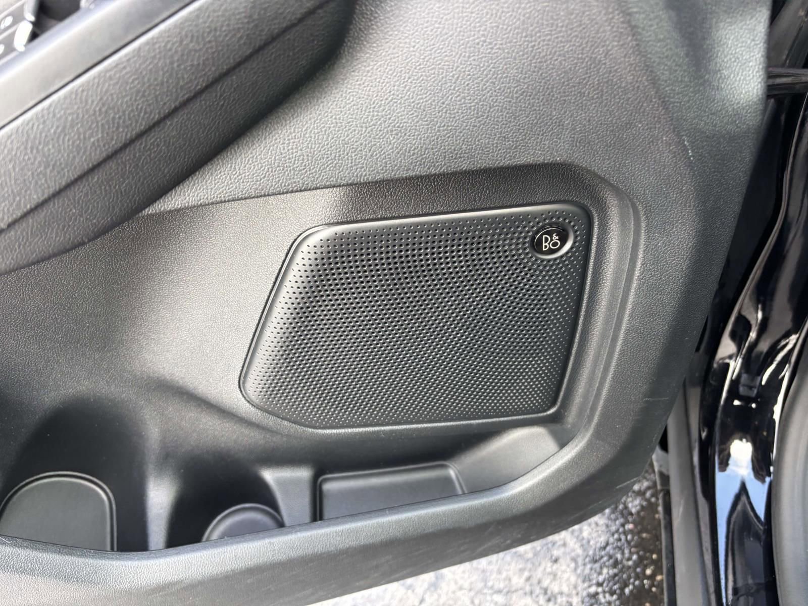 Used 2022 Ford Escape Titanium w/ Titanium Elite Package image 16