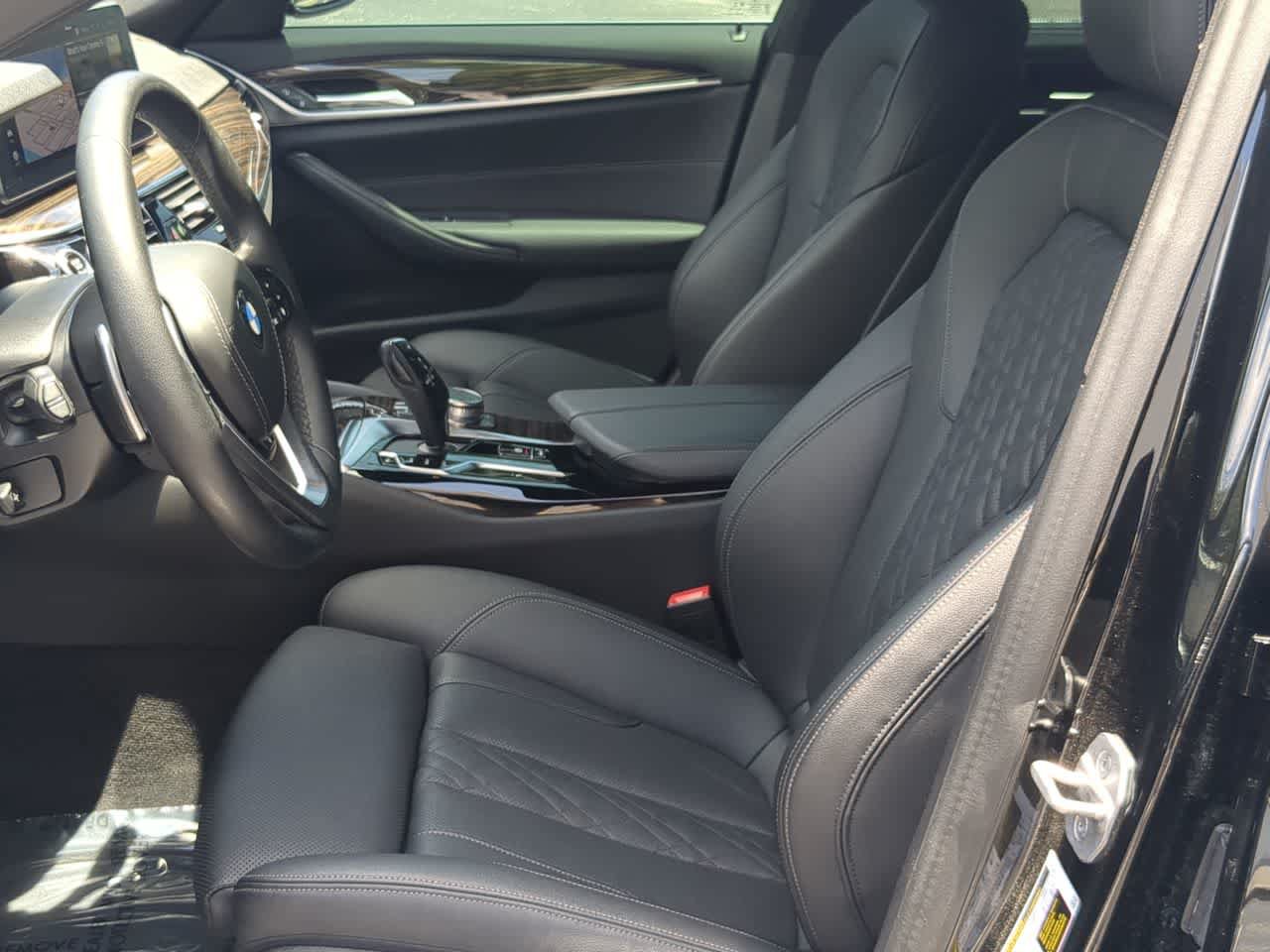 Used 2022 BMW 530i w/ M Sport Package RWD image 16