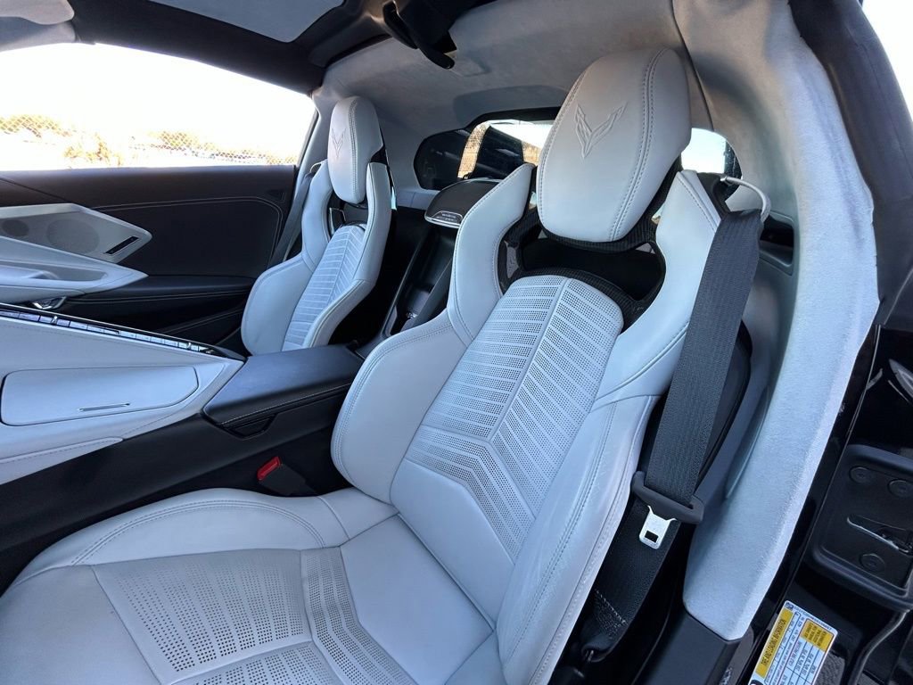 Used 2025 Chevrolet Corvette Stingray Premium Cpe w/ 3LT RWD image 12