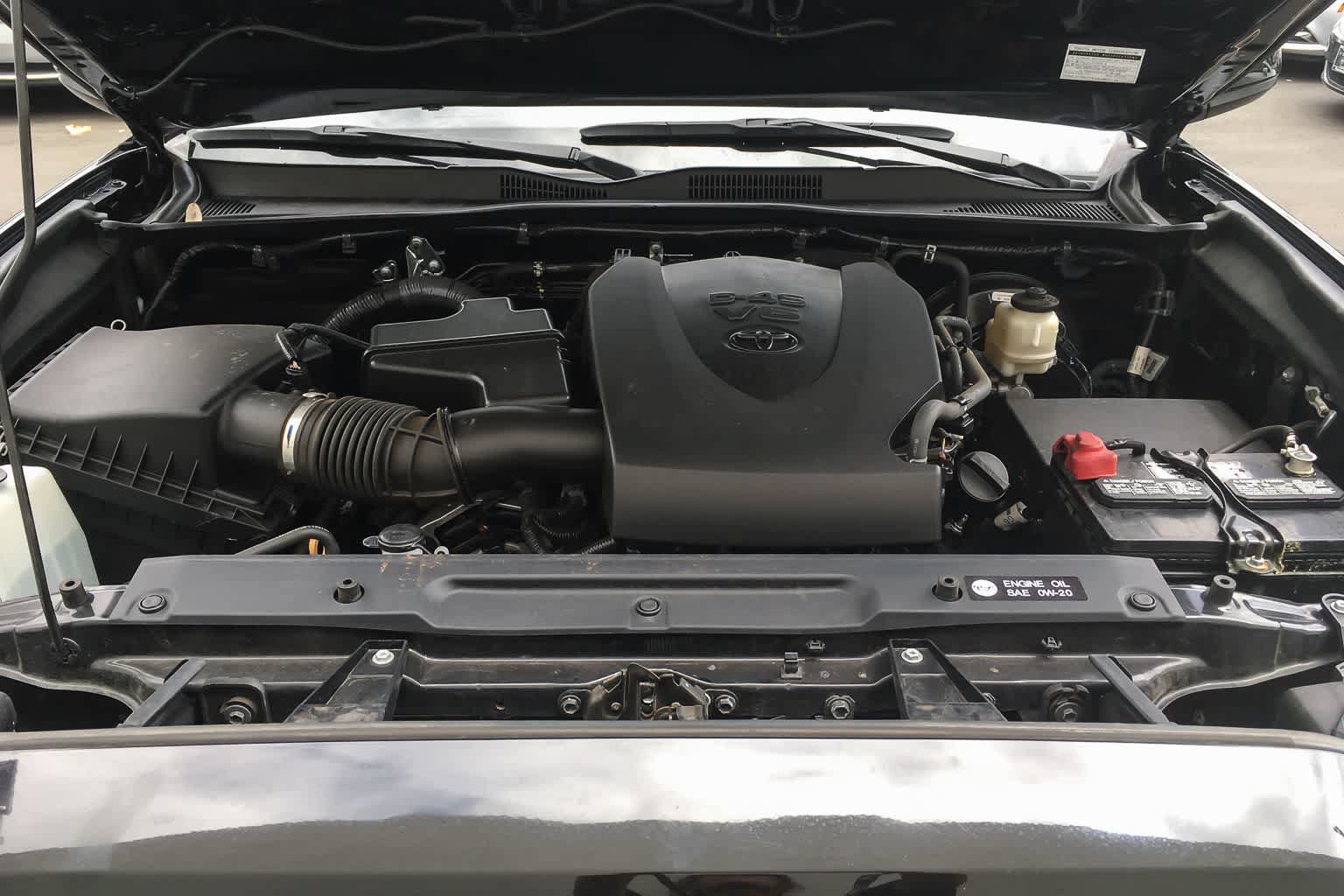 Used 2016 Toyota Tacoma SR5 RWD image 9