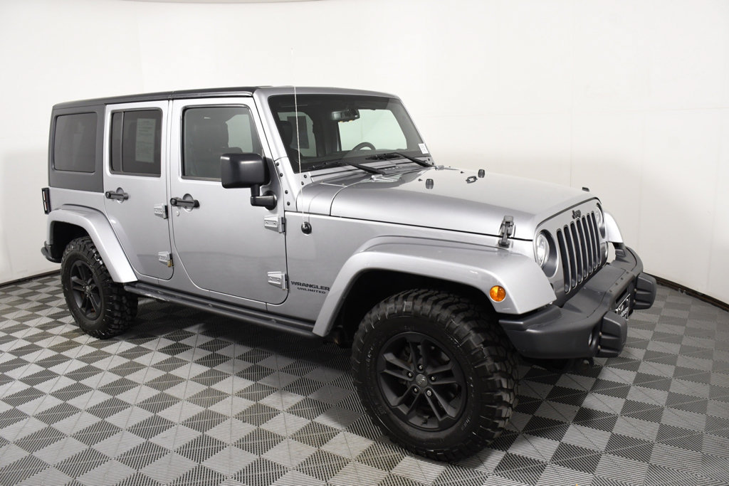 Used 2017 Jeep Wrangler Unlimited Sahara AWD/4WD image 8
