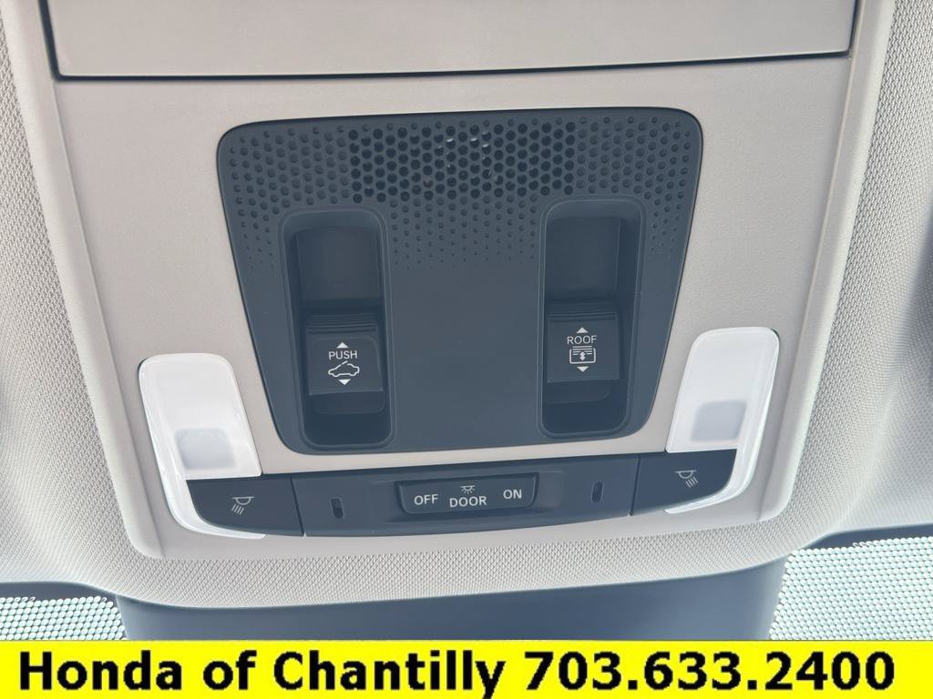 Certified 2025 Honda Pilot Touring image 19