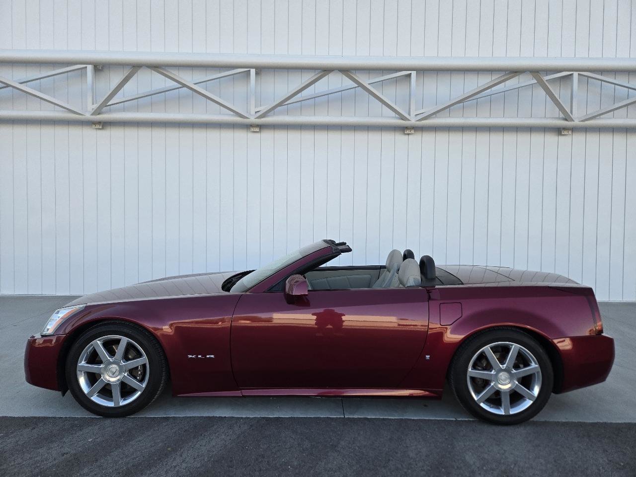 Used 2006 Cadillac XLR image 5