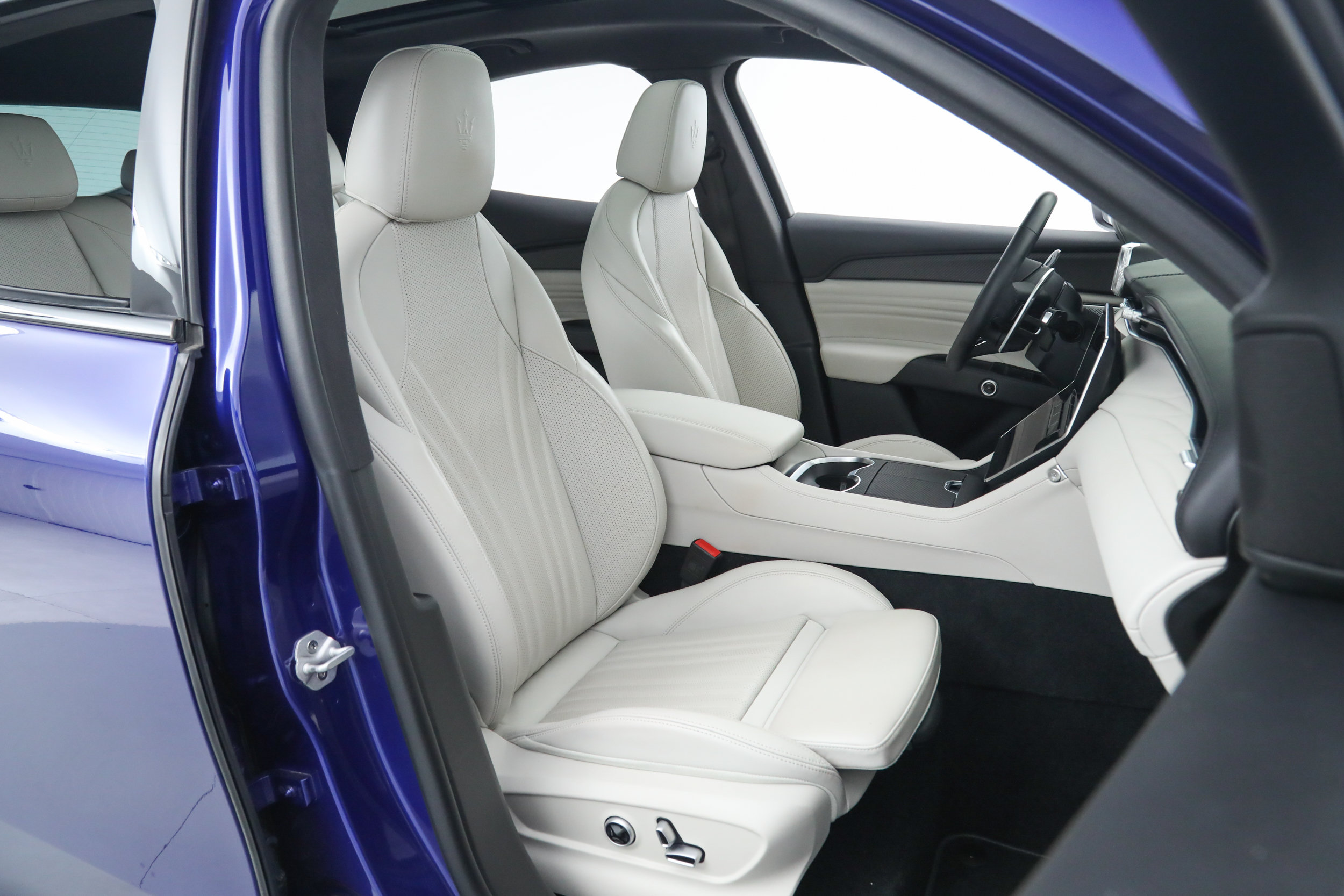 Certified 2023 Maserati Grecale Modena AWD/4WD image 11