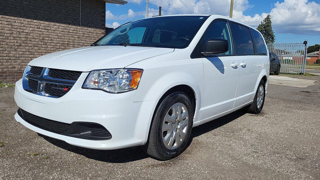 Used 2018 Dodge Grand Caravan SE image 5