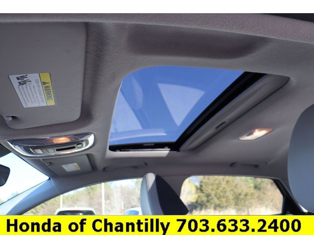 Used 2023 Hyundai Elantra Limited w/ Cargo Package image 21