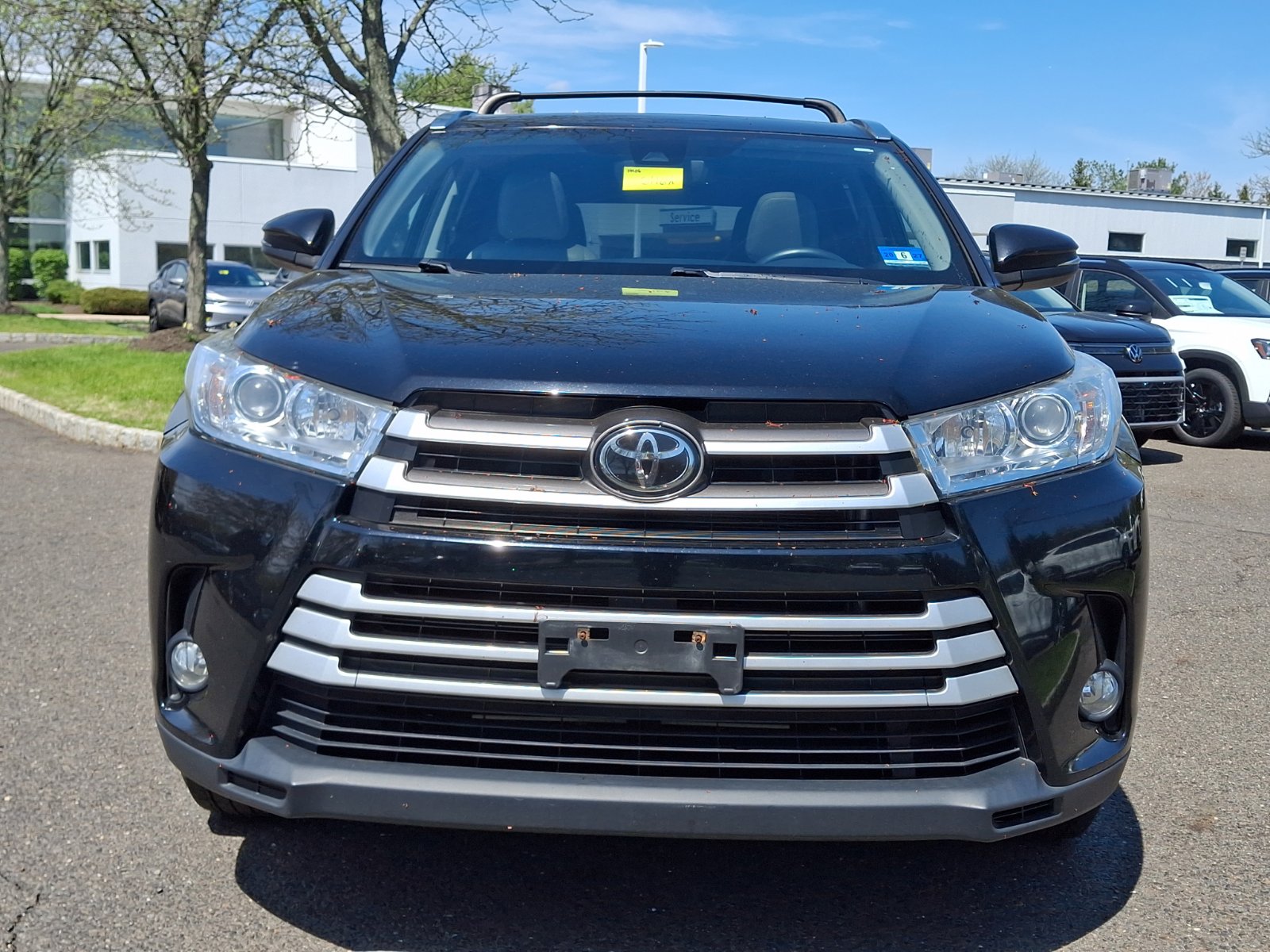Used 2018 Toyota Highlander XLE image 2