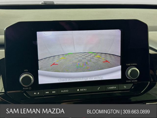 Used 2025 Nissan Pathfinder SV image 13