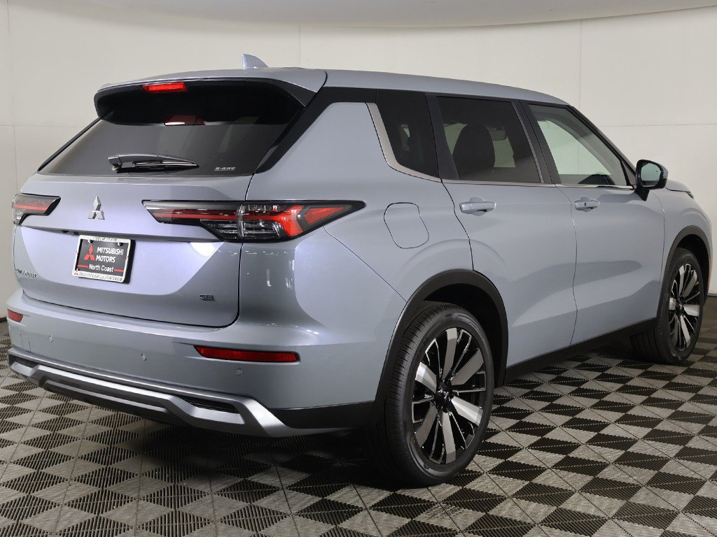 New 2026 Mitsubishi Outlander SE AWD/4WD image 11