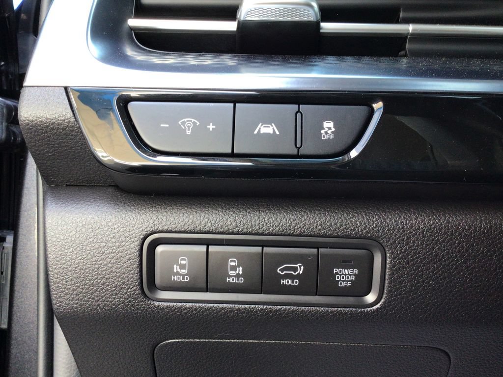 Used 2023 Kia Carnival SX Prestige FWD image 25