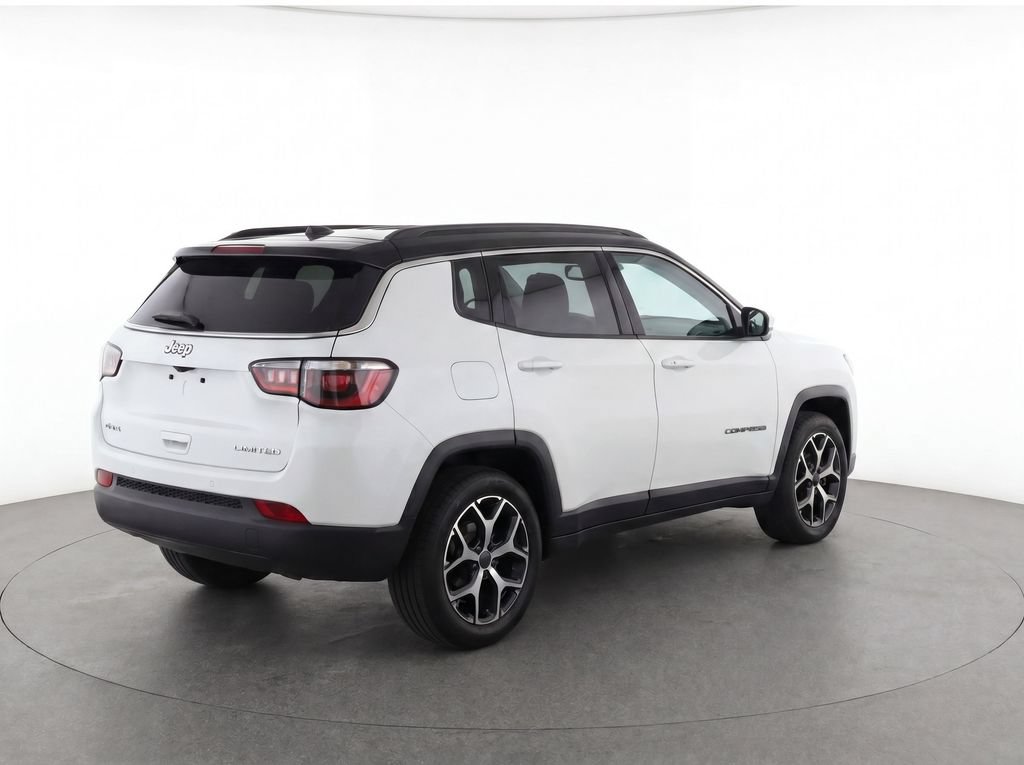 Used 2025 Jeep Compass Limited AWD/4WD image 4