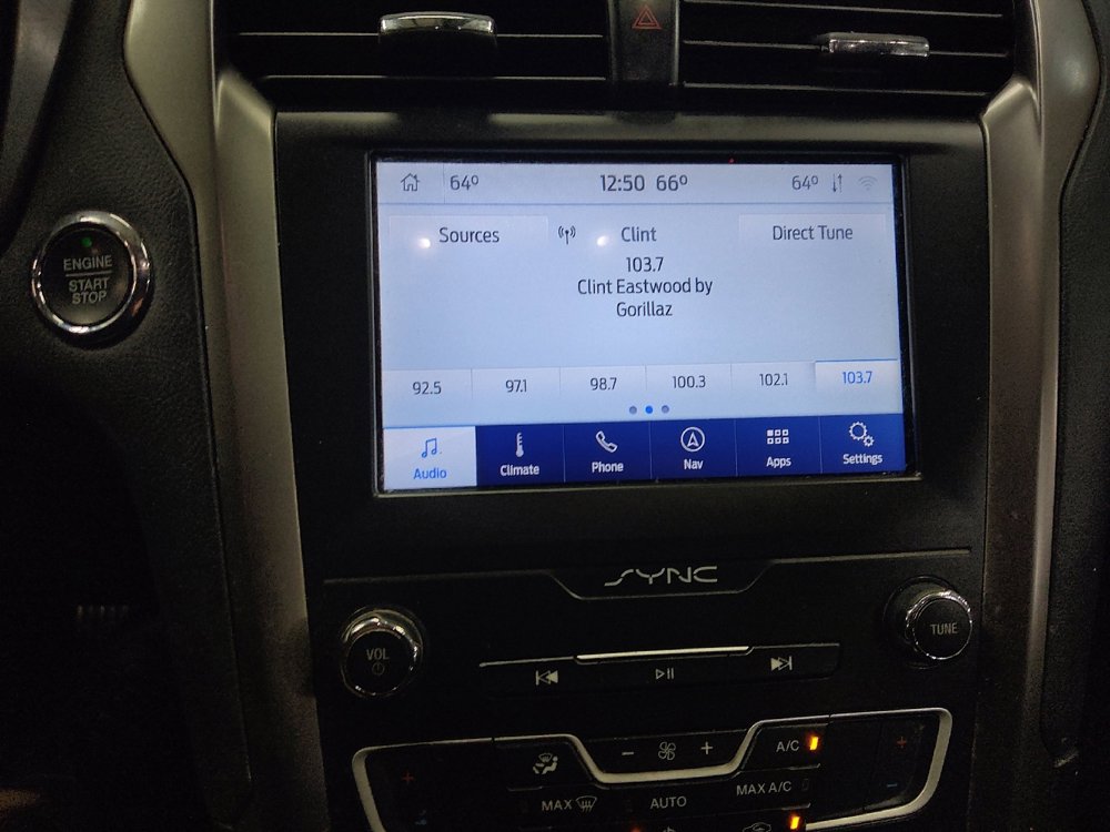 Used 2020 Ford Fusion SE FWD image 25