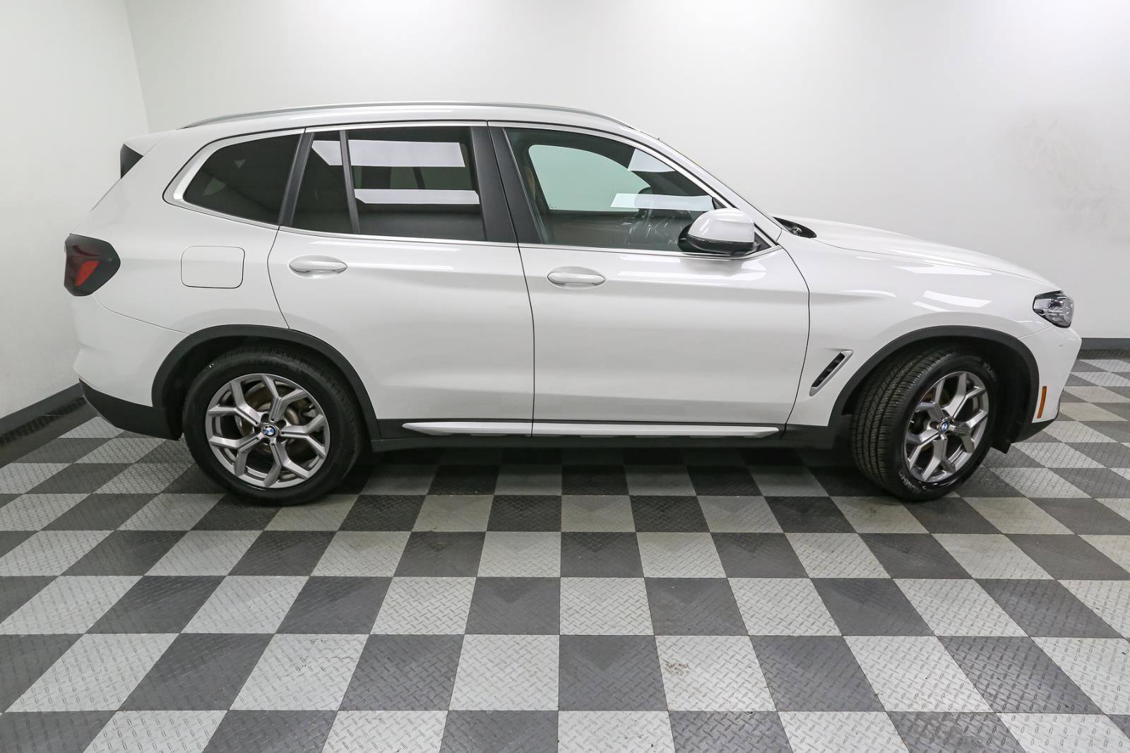 Used 2023 BMW X3 xDrive30i w/ Premium Package image 7