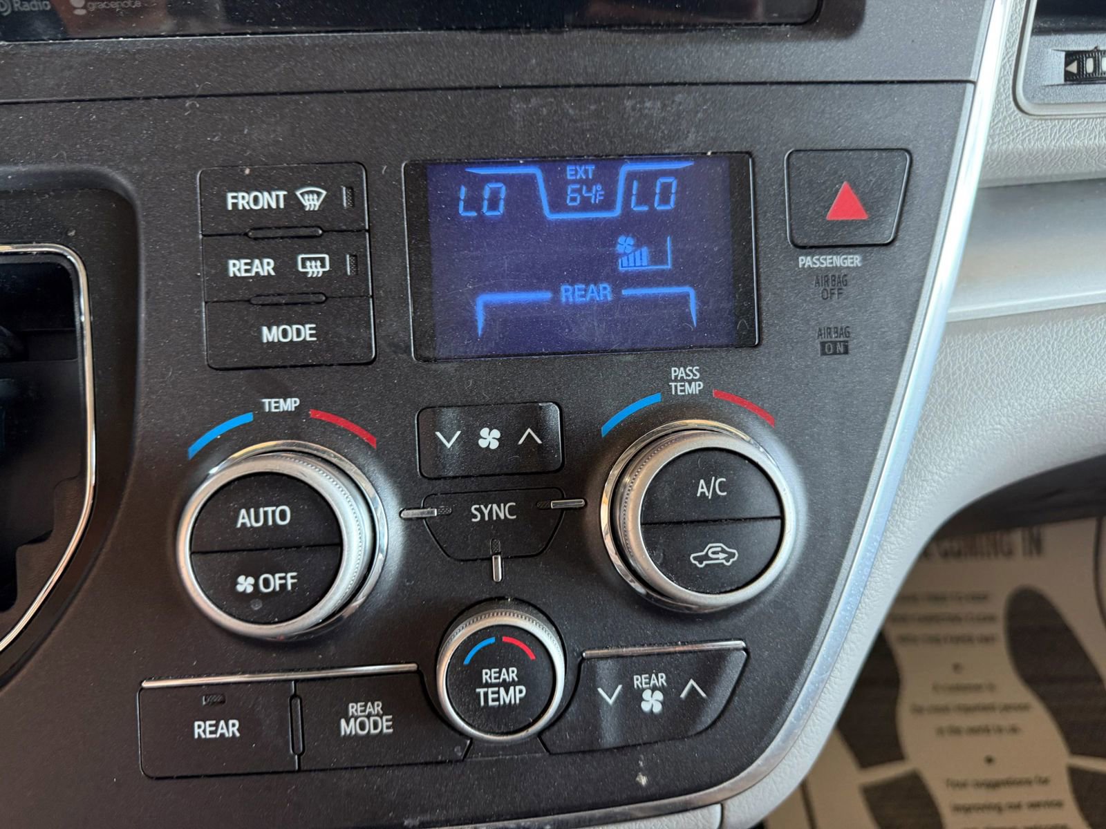 Used 2015 Toyota Sienna LE image 19