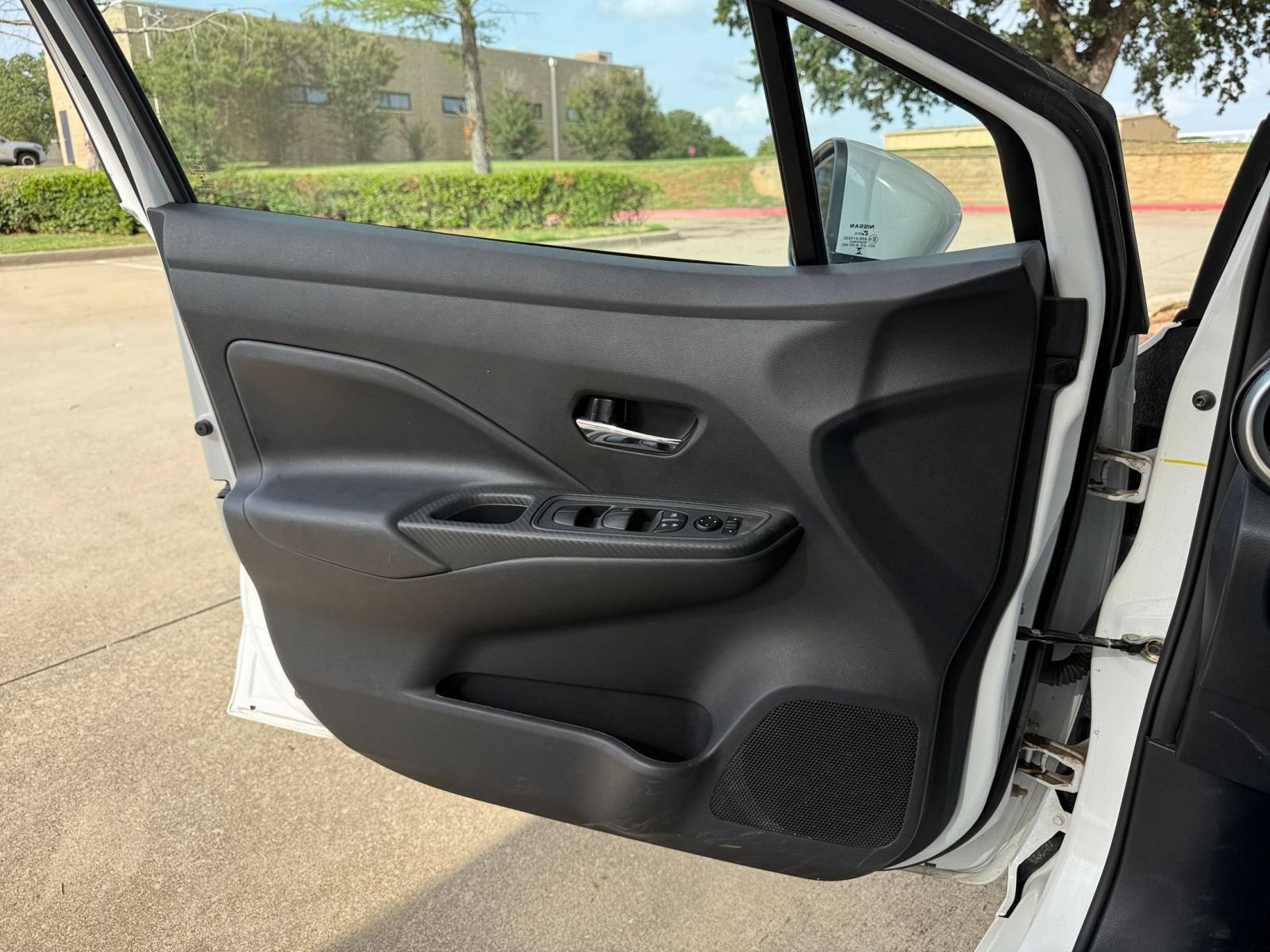 Used 2025 Nissan Versa SV FWD image 15
