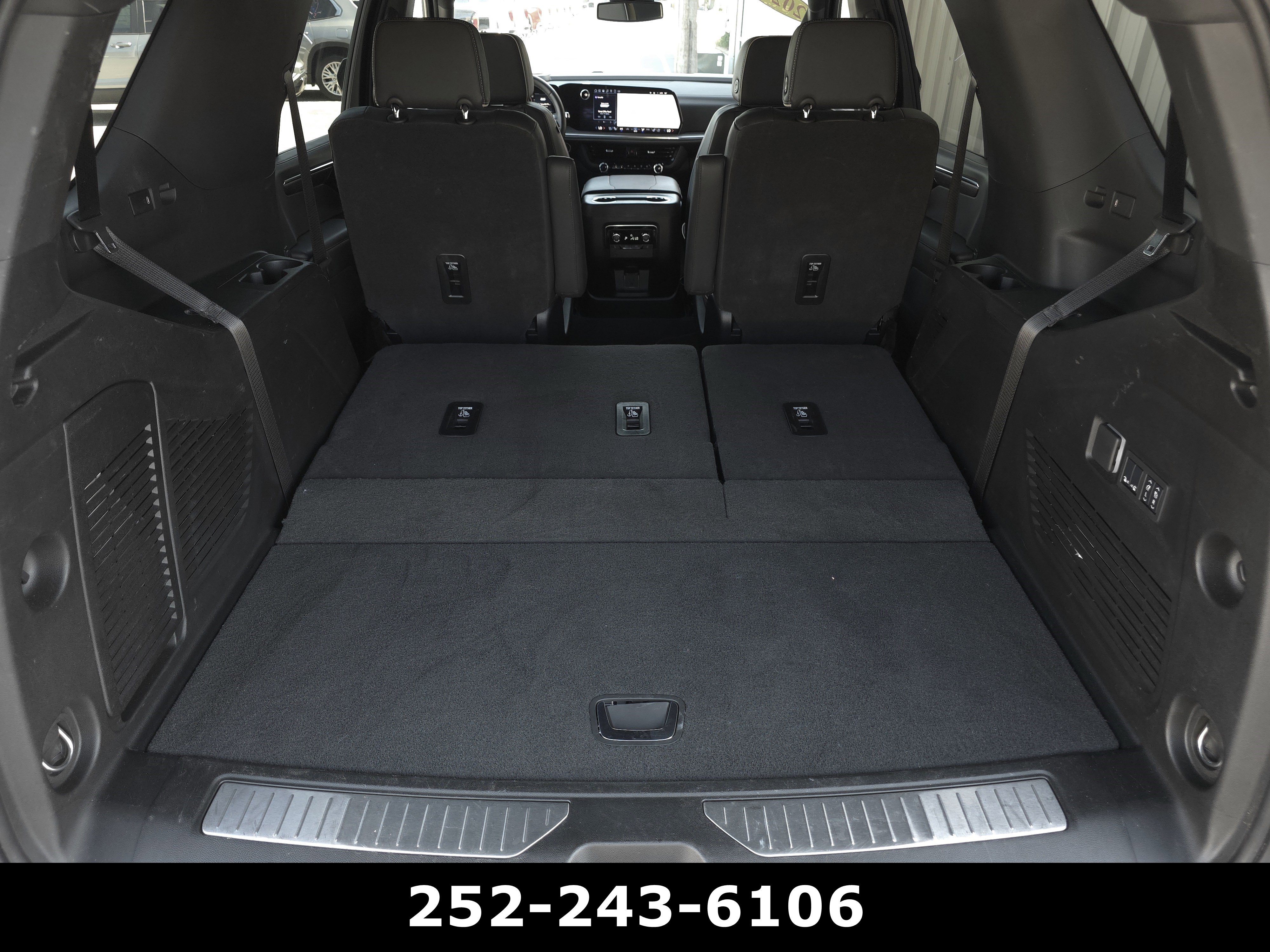 Used 2025 Chevrolet Tahoe Premier RWD image 41