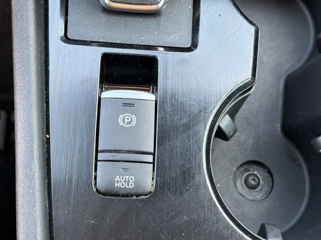 Used 2022 Nissan Rogue S FWD image 18